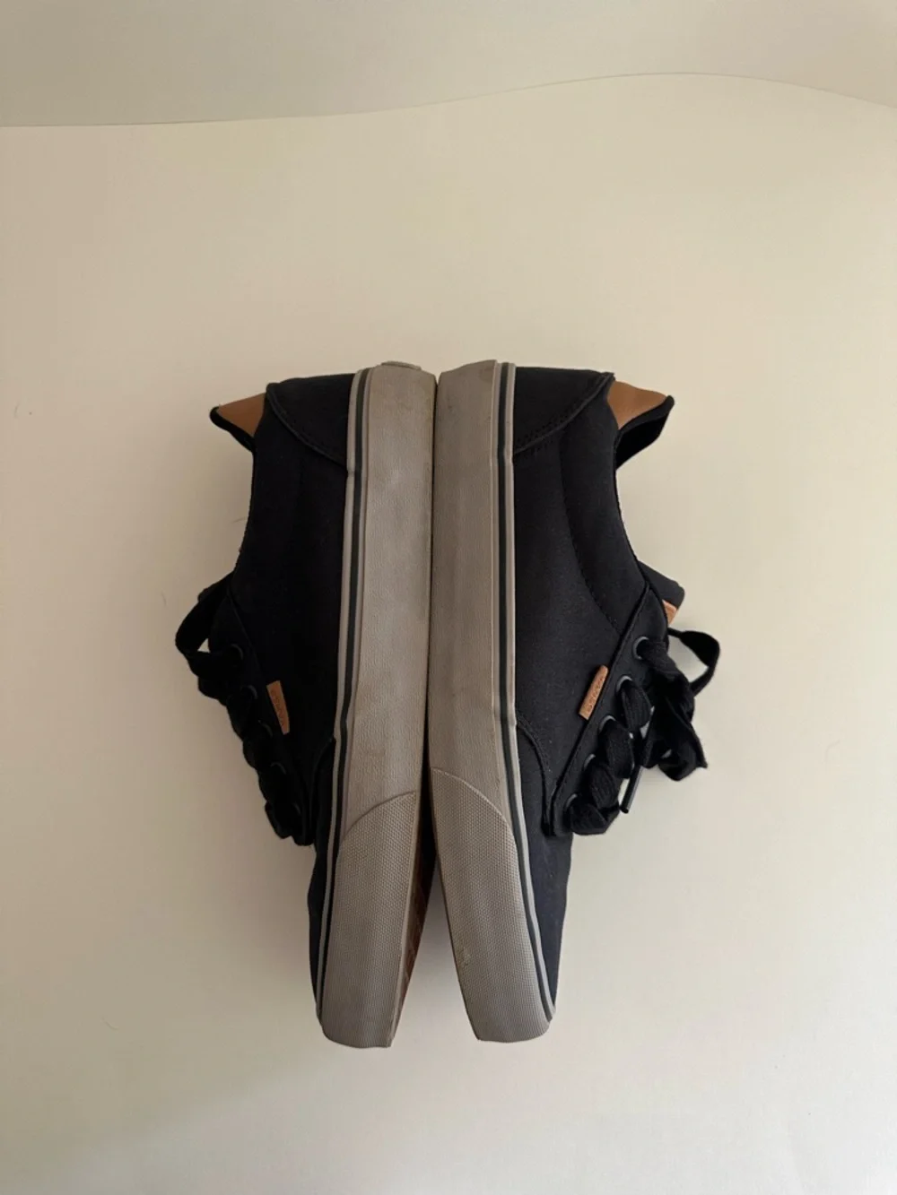 Vans Black Deluxe Comfort Atwood Sneakers